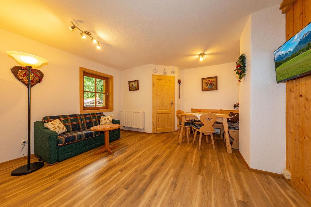 One-Bedroom Apartment with balcony -Pet Friendly