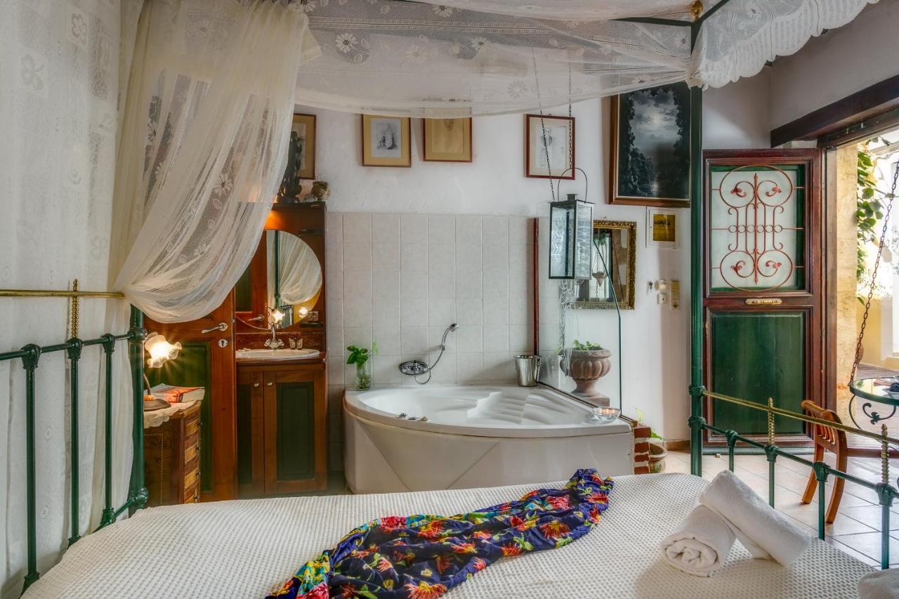 Deluxe Double Room with Bath