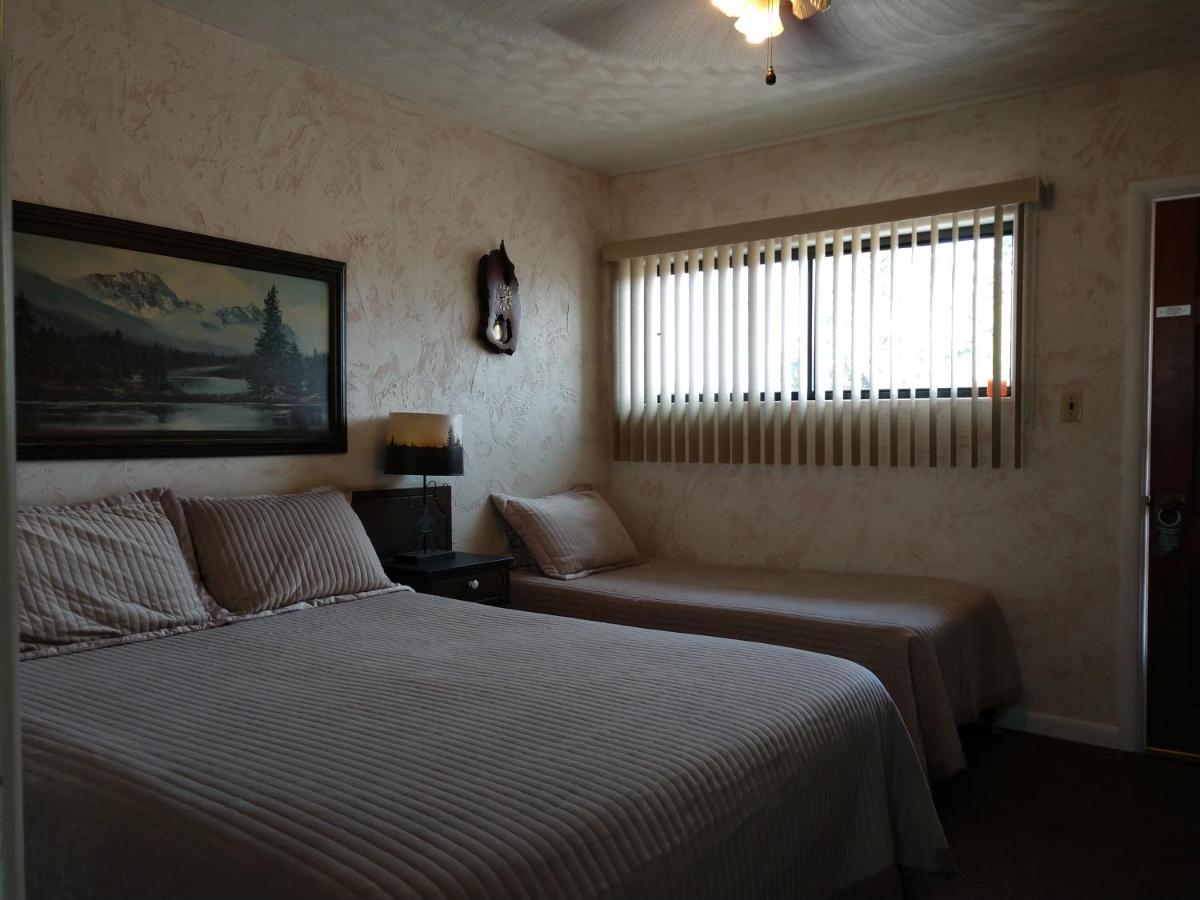Triple Room with Mountain View