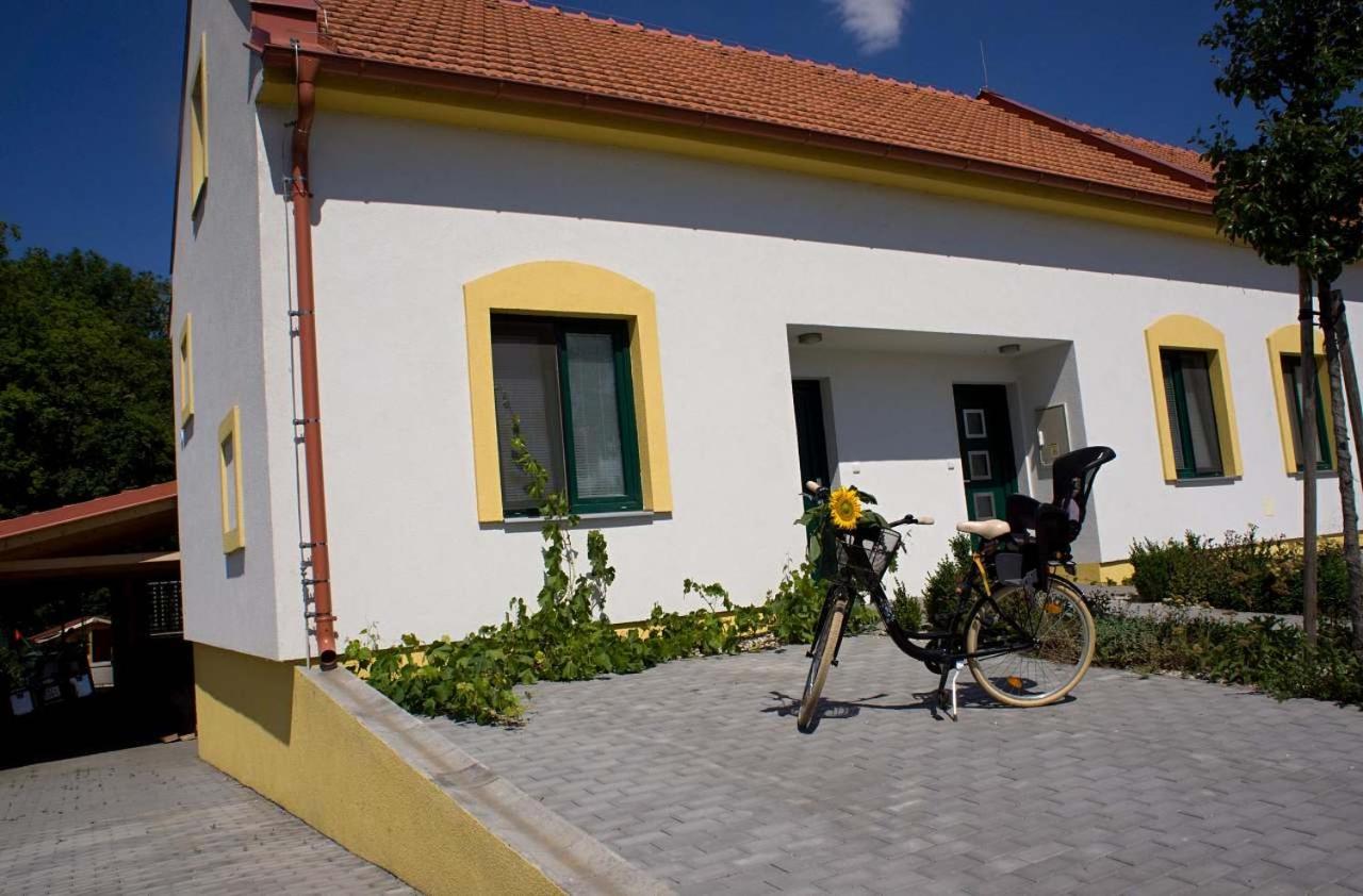 B&B Hlohovec - Apartmány U Zámečku - Bed and Breakfast Hlohovec