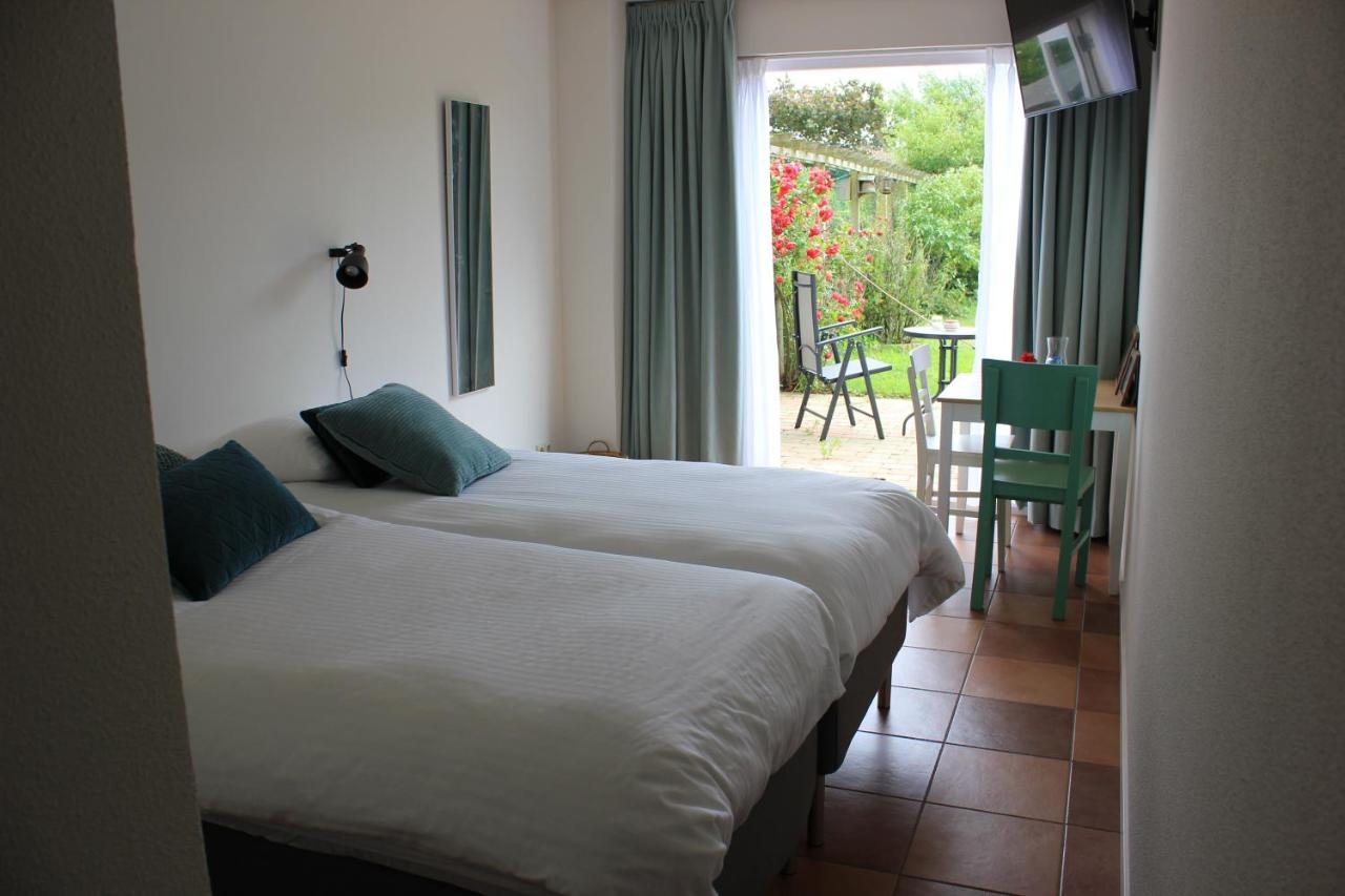 Standard Twin Room with Garden View