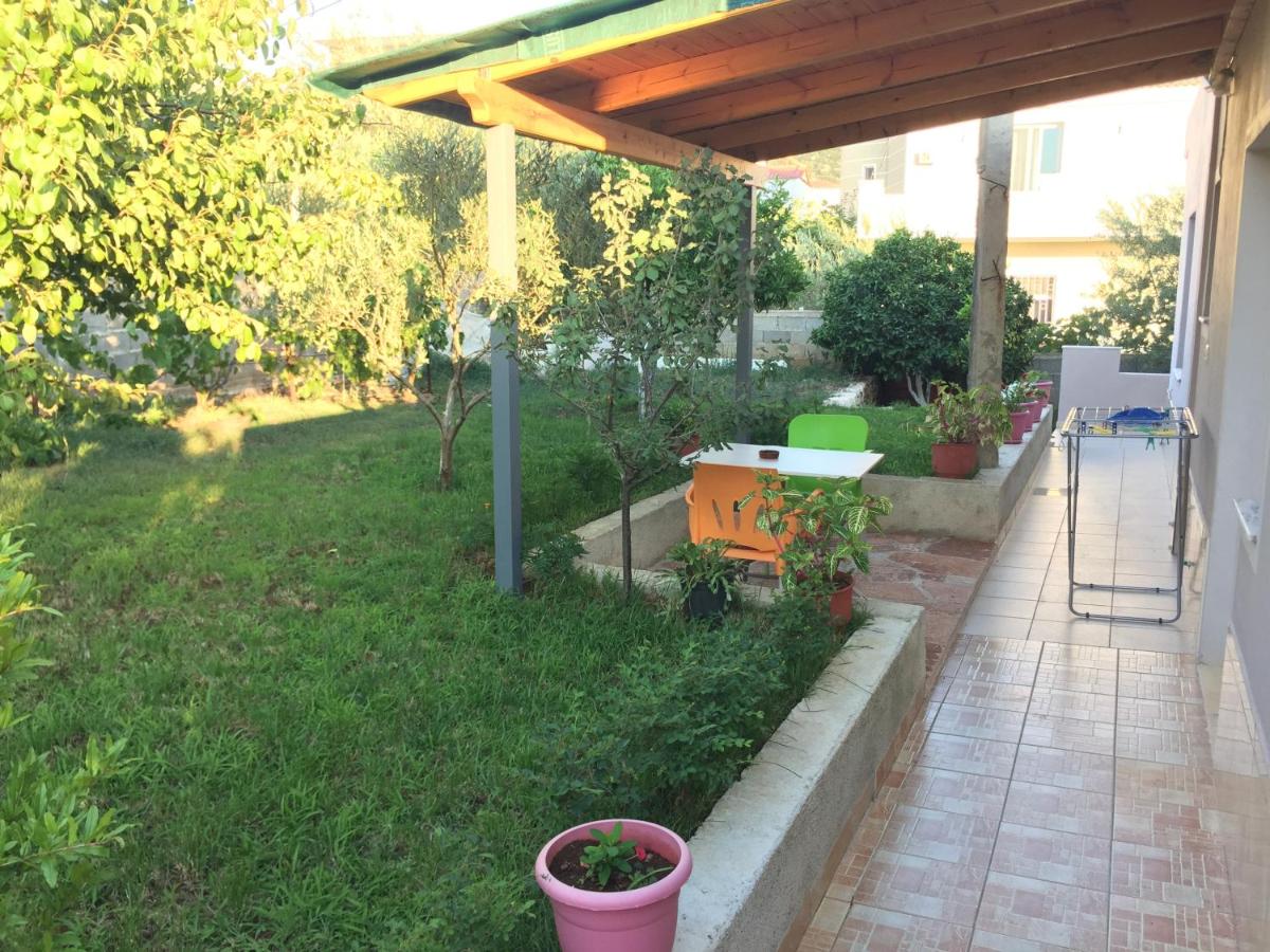 Studio mit Gartenblick
