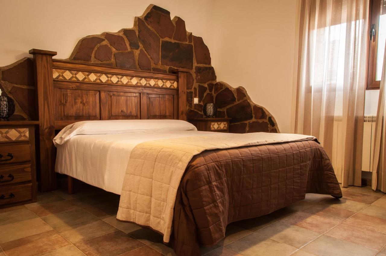 Double or Twin Room with Private Bathroom
