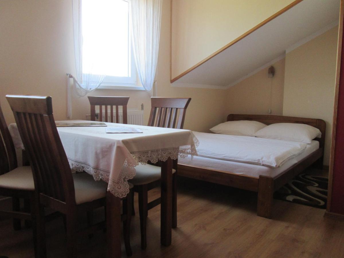Quadruple Room with Private Bathroom