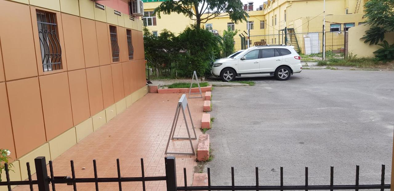 Hotel-Hostel Mignon Mamaia -private rooms with free parking - B&B