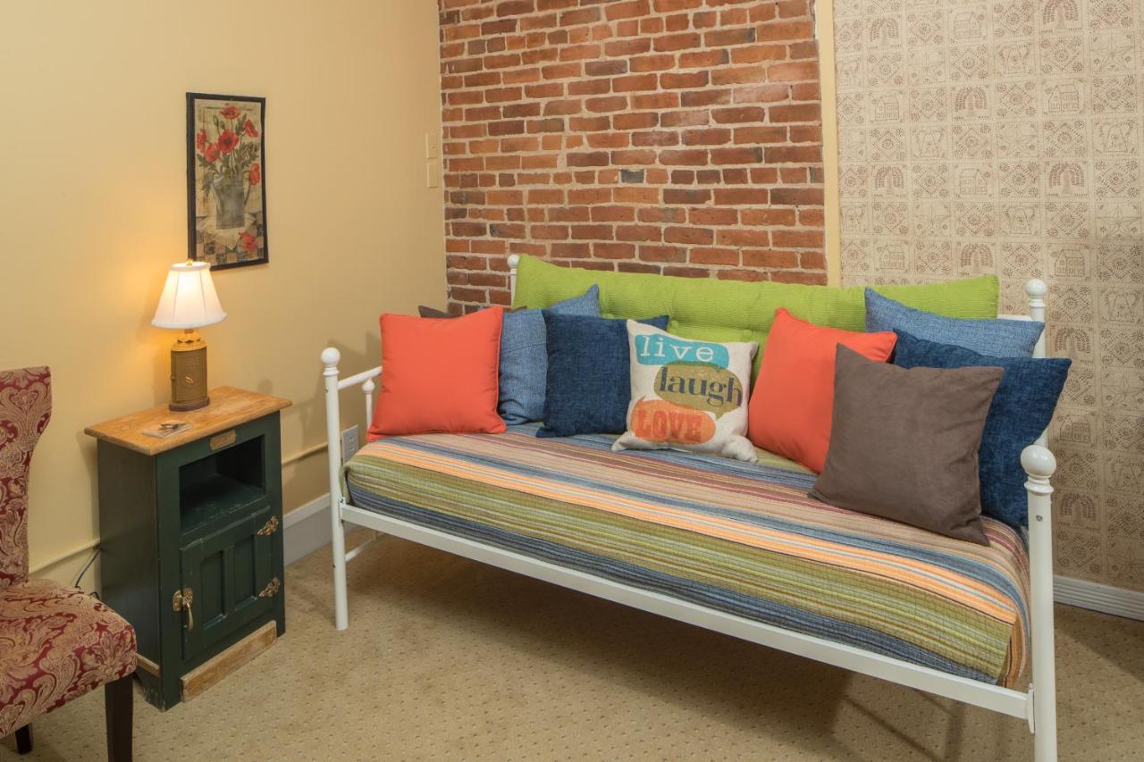 King Suite (Charlotte)