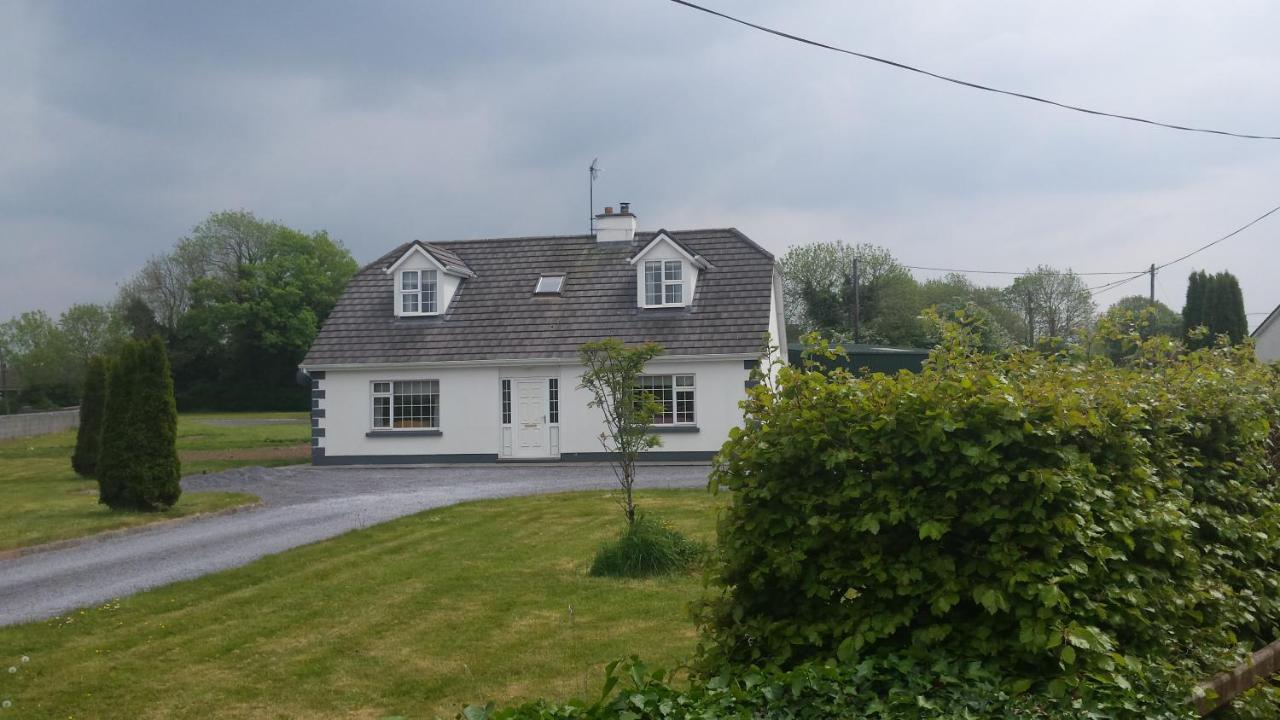 Cloonboo Lodge With Tours Sleeps 12 - B&B Galway