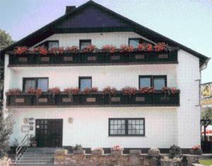 Pension Zur Linde - Bed and Breakfast