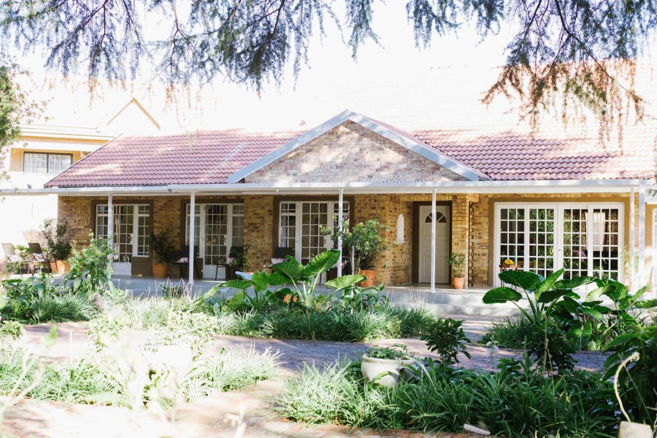 B&B Potchefstroom - A Country Garden Guest House - Bed and Breakfast Potchefstroom