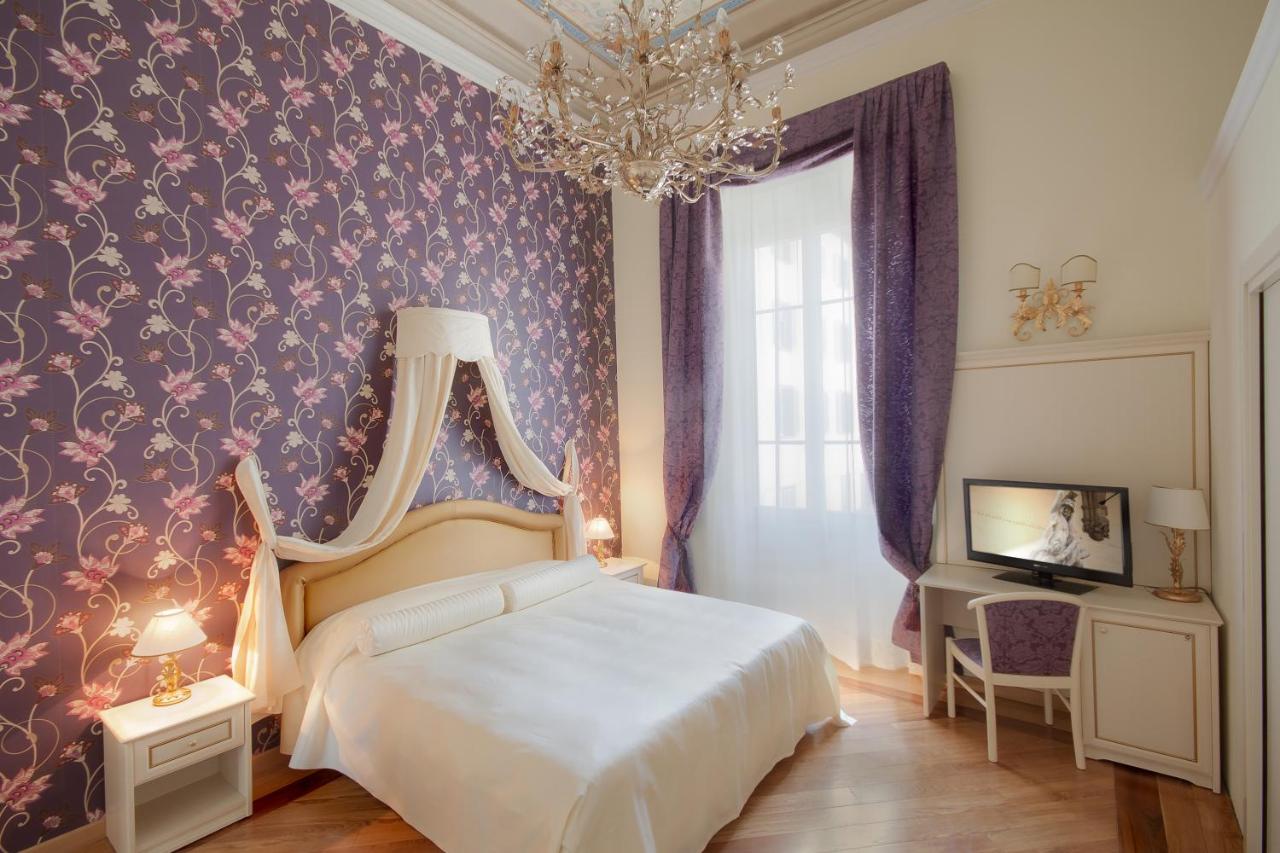 One-Bedroom Suite with Sofa Bed