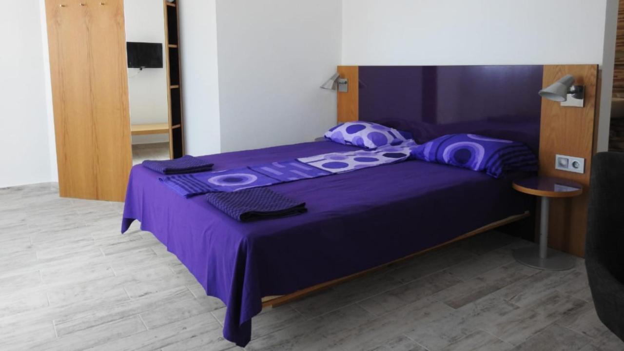 Standard Zimmer mit Kingsize-Bett