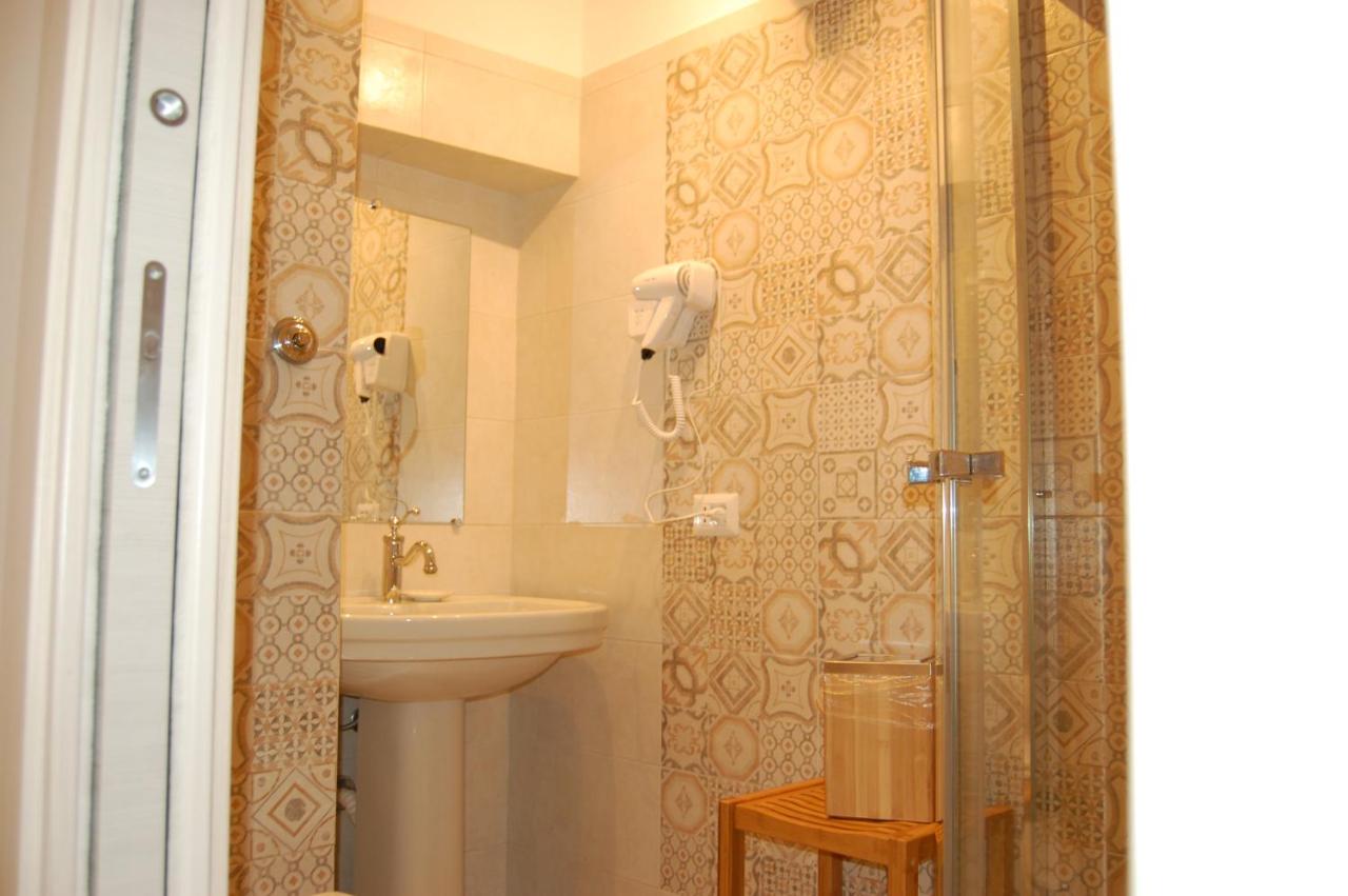 Queen Room with Garden View