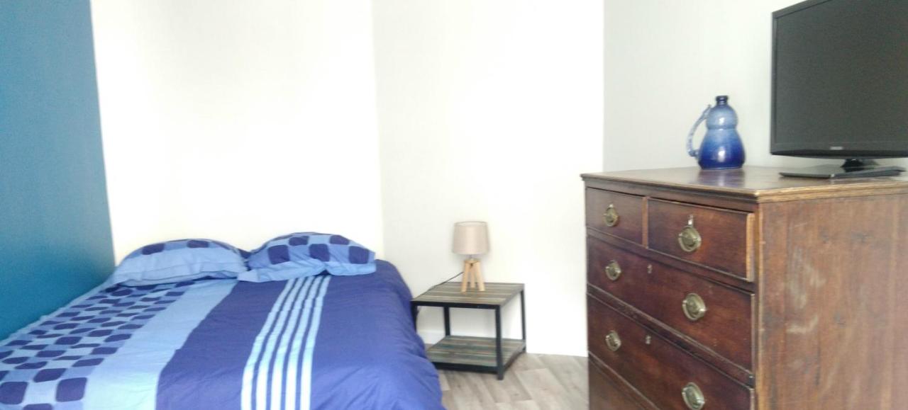 B&B Aubervilliers - 20m2 Apartment, Metro line 7,direct to Louvre & Opera - Bed and Breakfast Aubervilliers