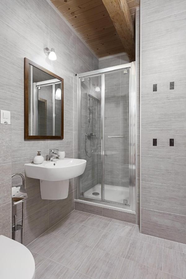 Single Room with Private Bathroom