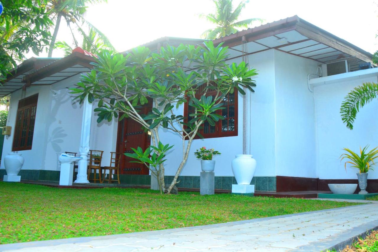 B&B Kalutara - Seasand Holiday Home - Bed and Breakfast Kalutara