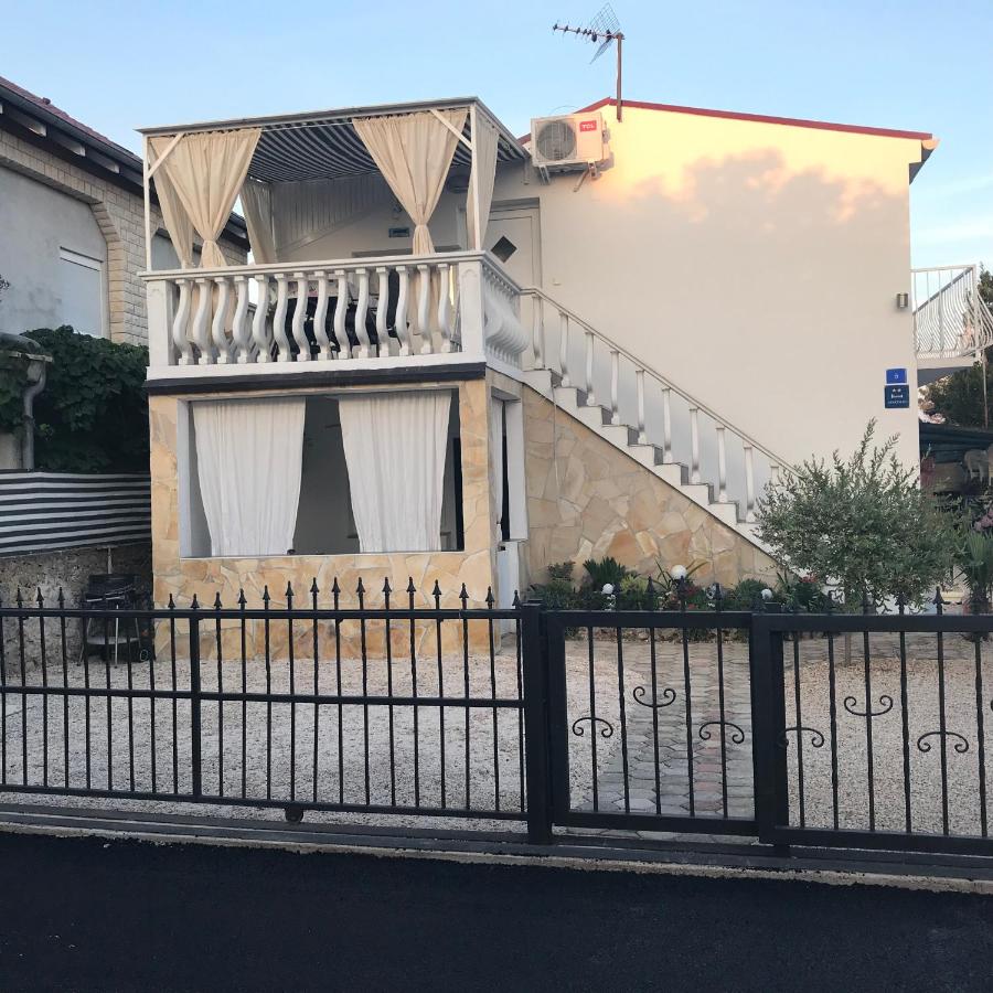 Apartman Mira - Ferienwohnung