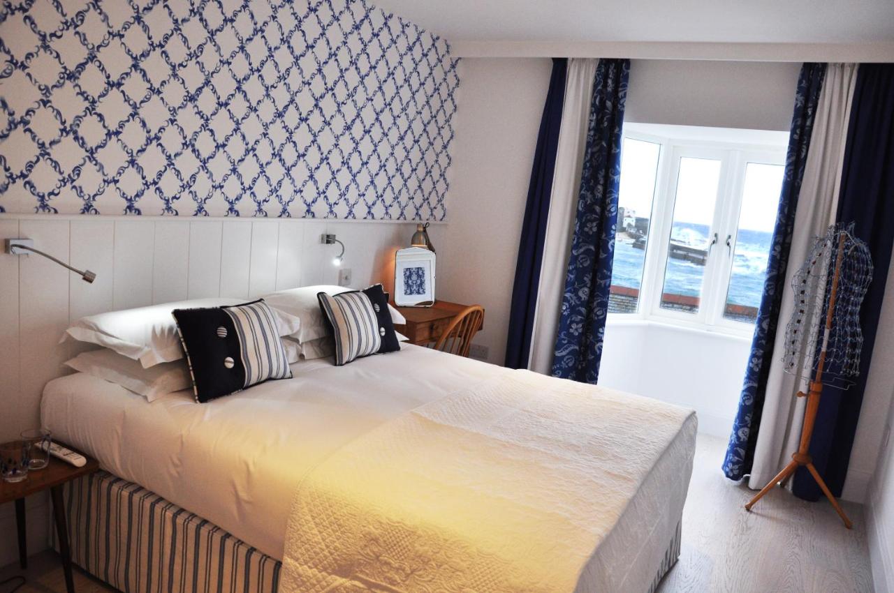 Deluxe Double Room with Harbour View