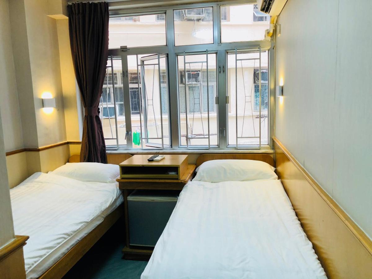 Chambre Double ou Lits Jumeaux avec Salle de Bains