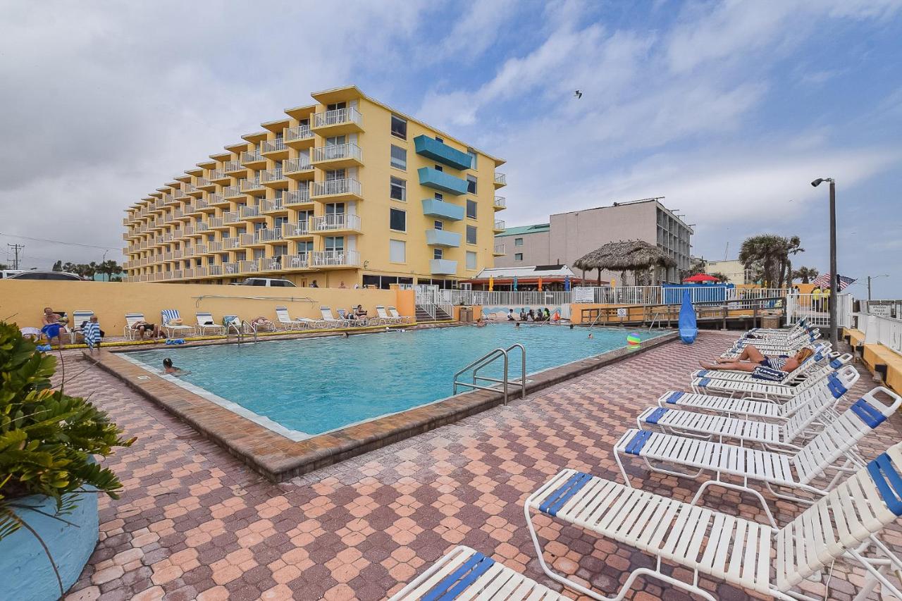 Daytona Beach studio condo with beautiful Ocean view - Bed and Breakfast