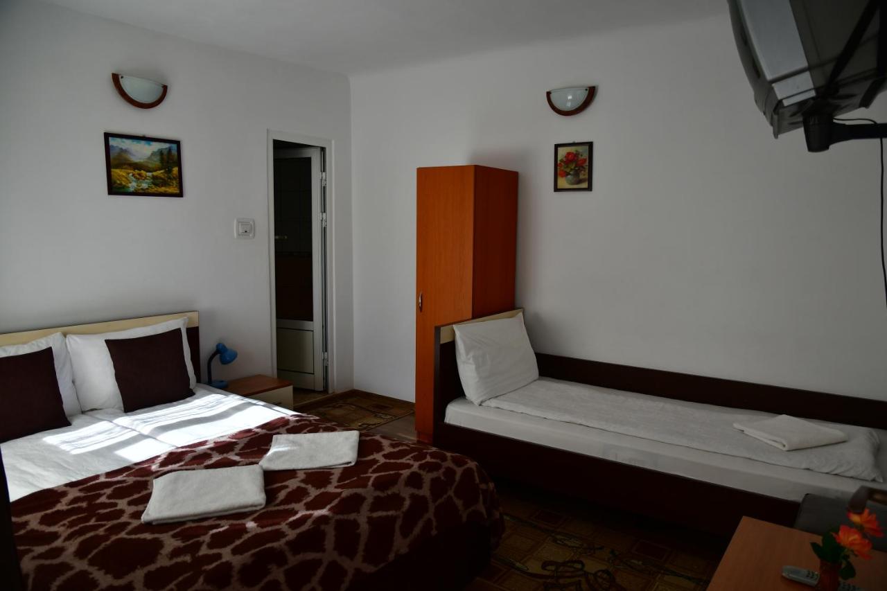 Chambre Triple avec Salle de Bains Privative