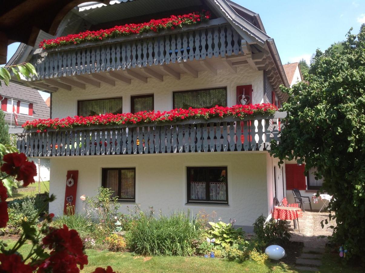 B&B Alpirsbach - Ferienwohnung Pusteblume - Bed and Breakfast Alpirsbach