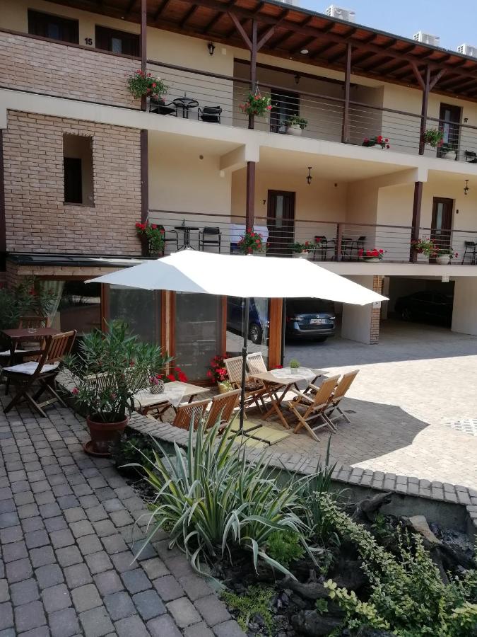 Végvár Spa Apartman - B&B