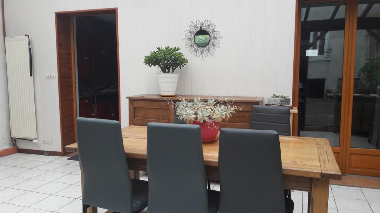 Maison avec cour, proche centre et gare - B&B Vichy