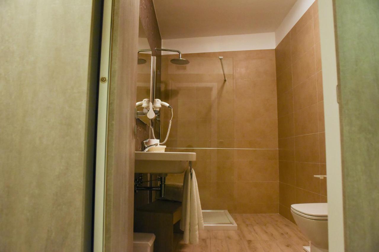Twin Room with Private Bathroom