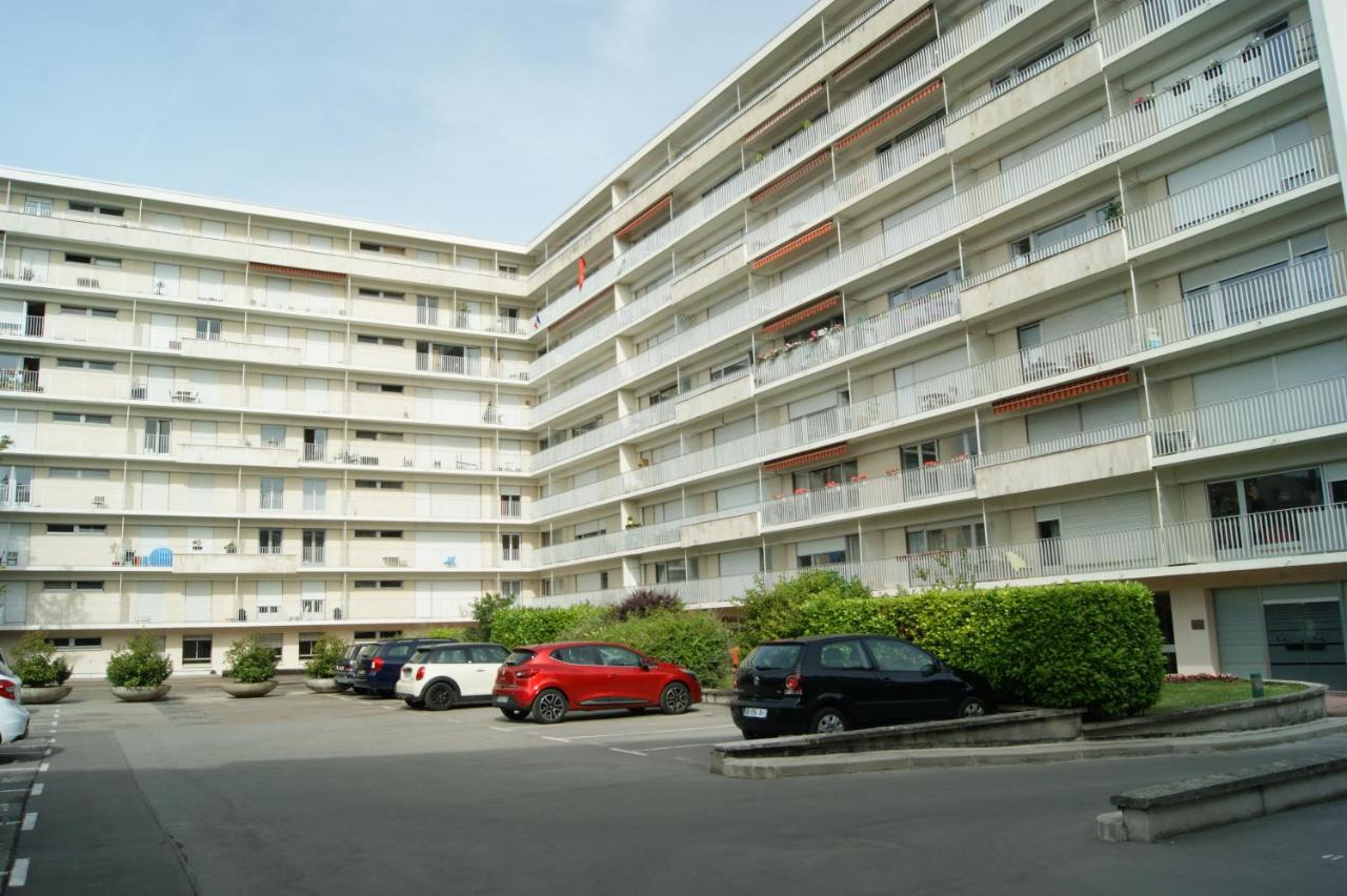 Studio Amicie 27m2, balcon couvert, près centre-gare-cathédrale, wifi - B&B