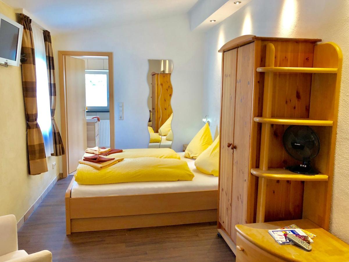 Doppelzimmer mit Balkon