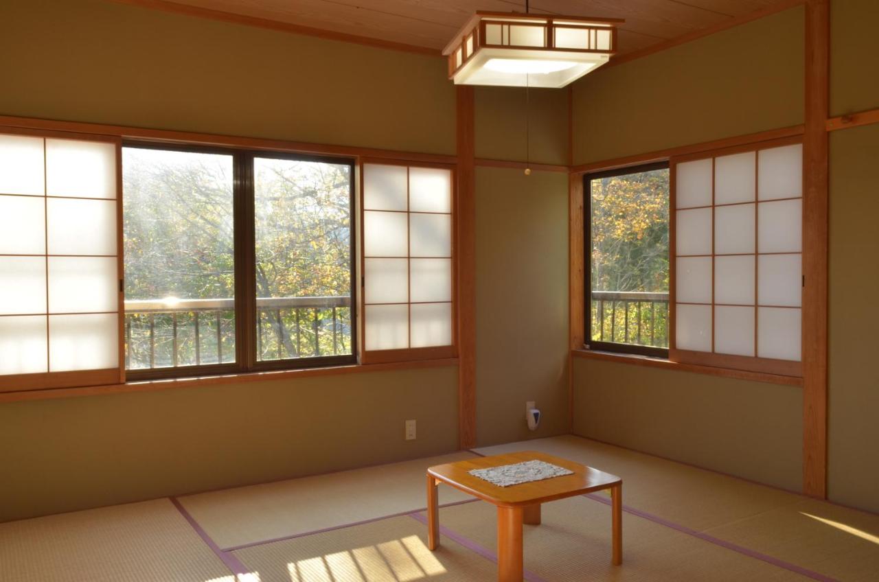 Vierbettzimmer im japanischen Stil