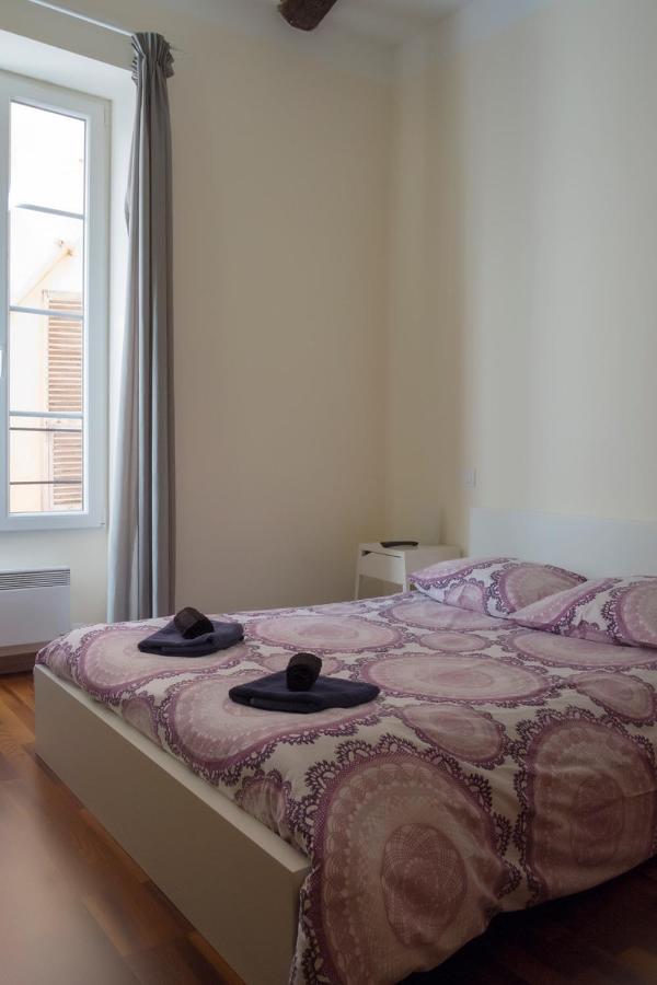Magnifiques Appartements au coeur du Vieux Nice - Bed and Breakfast