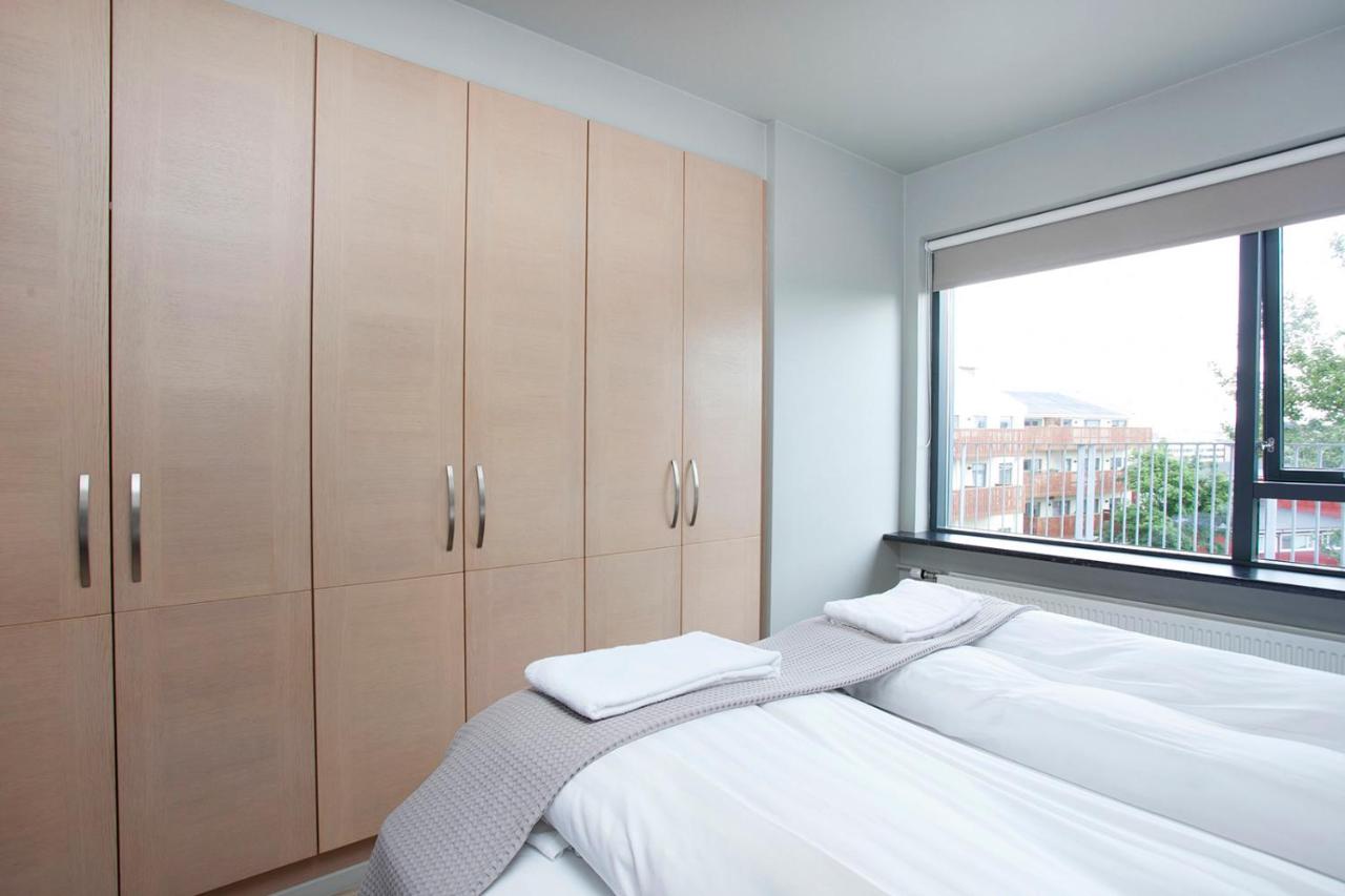 Premium Sea view Apartment with balcony - free parking