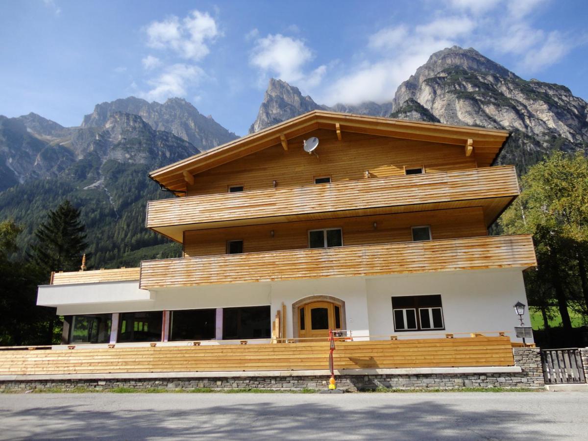 Gschnitzerhof - Bed and Breakfast