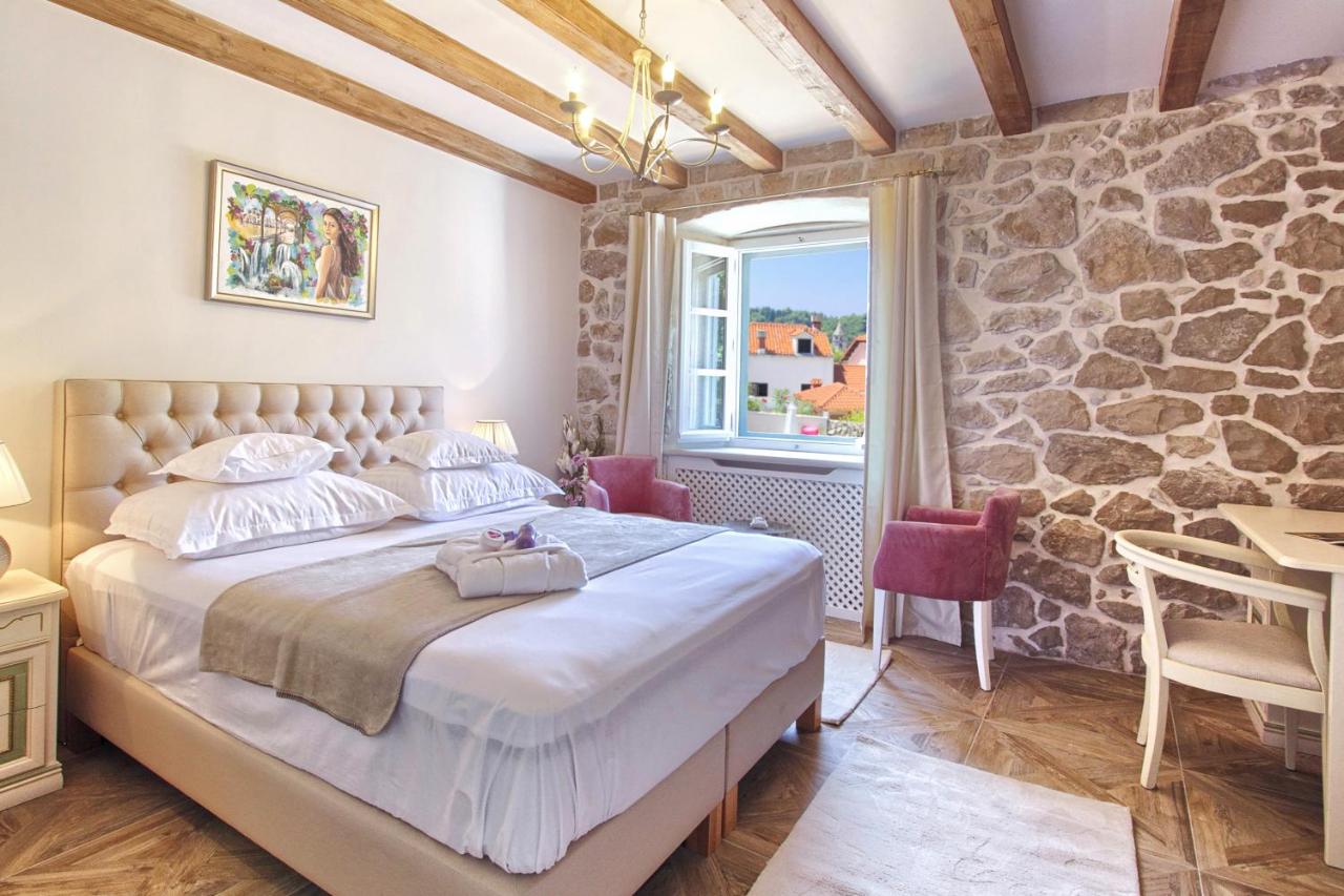 Villa con 4 Camere da Letto e Vasca Idromassaggio