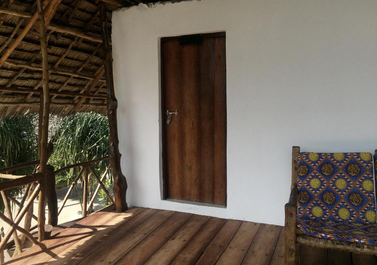 Bungalow with terrace (4)