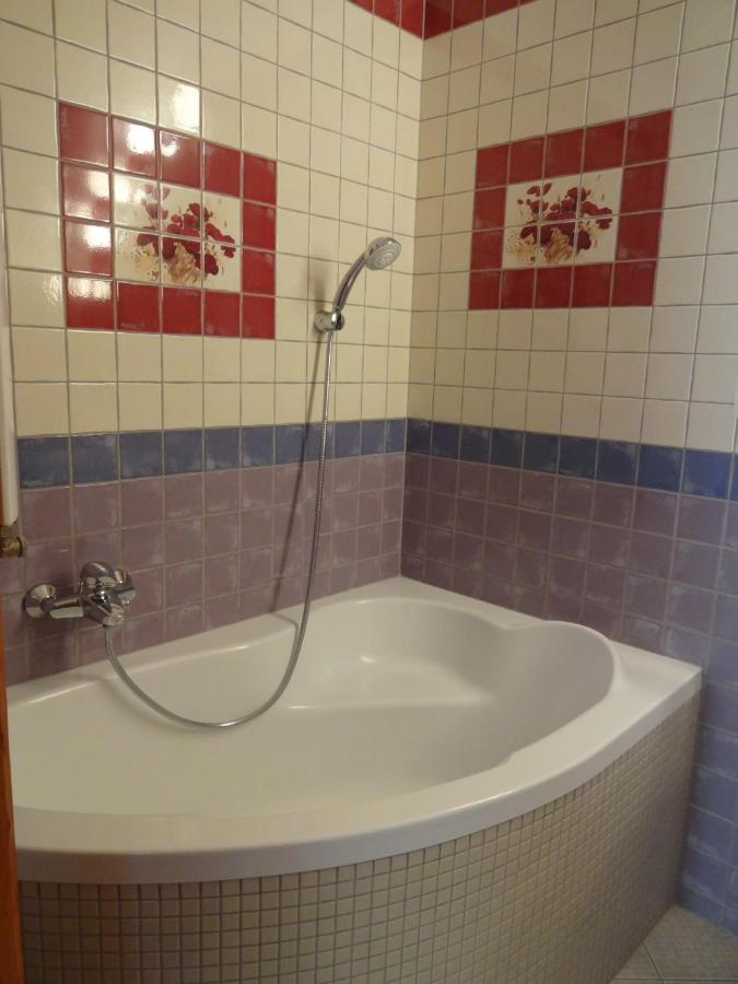 Zweibettzimmer mit eigenem Bad