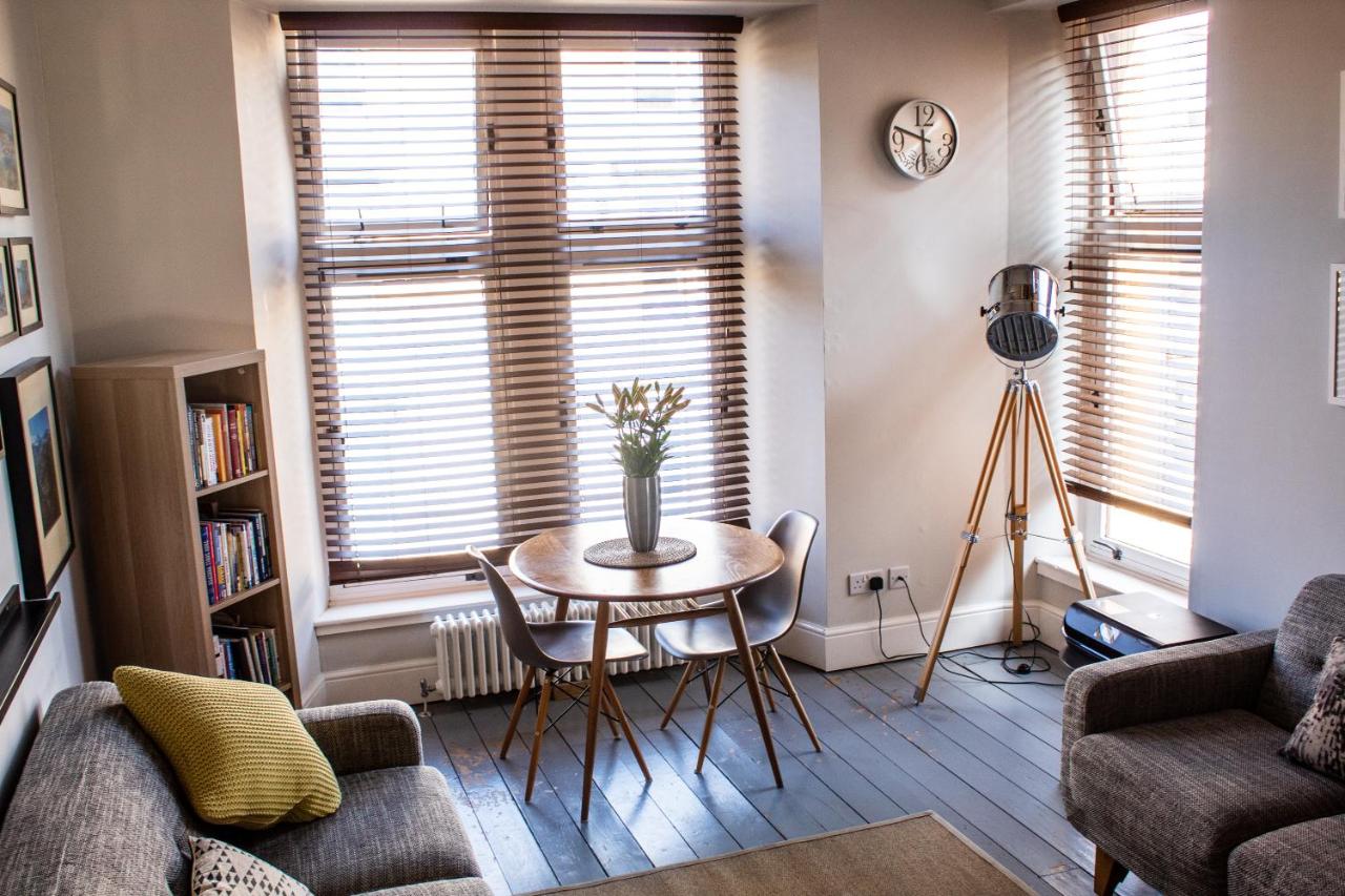 B&B Glasgow - Anchored - Unique Apartment in Glasgow's West End - Bed and Breakfast Glasgow