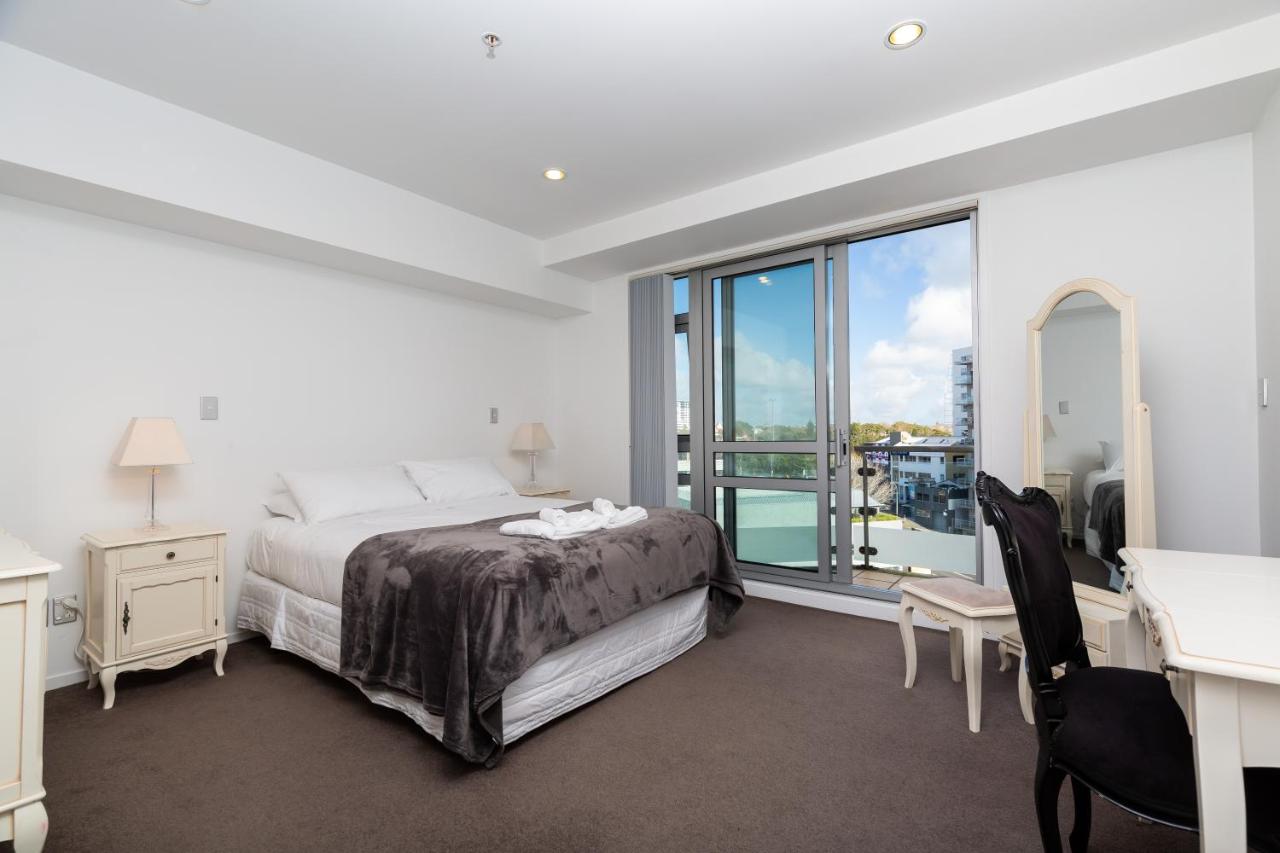 B&B Auckland - Beautiful Central Home with Balcony Auckland City - Bed and Breakfast Auckland