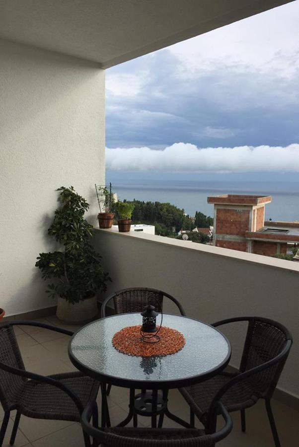 Apartman "Alex & Nina" - B&B Dulcigno