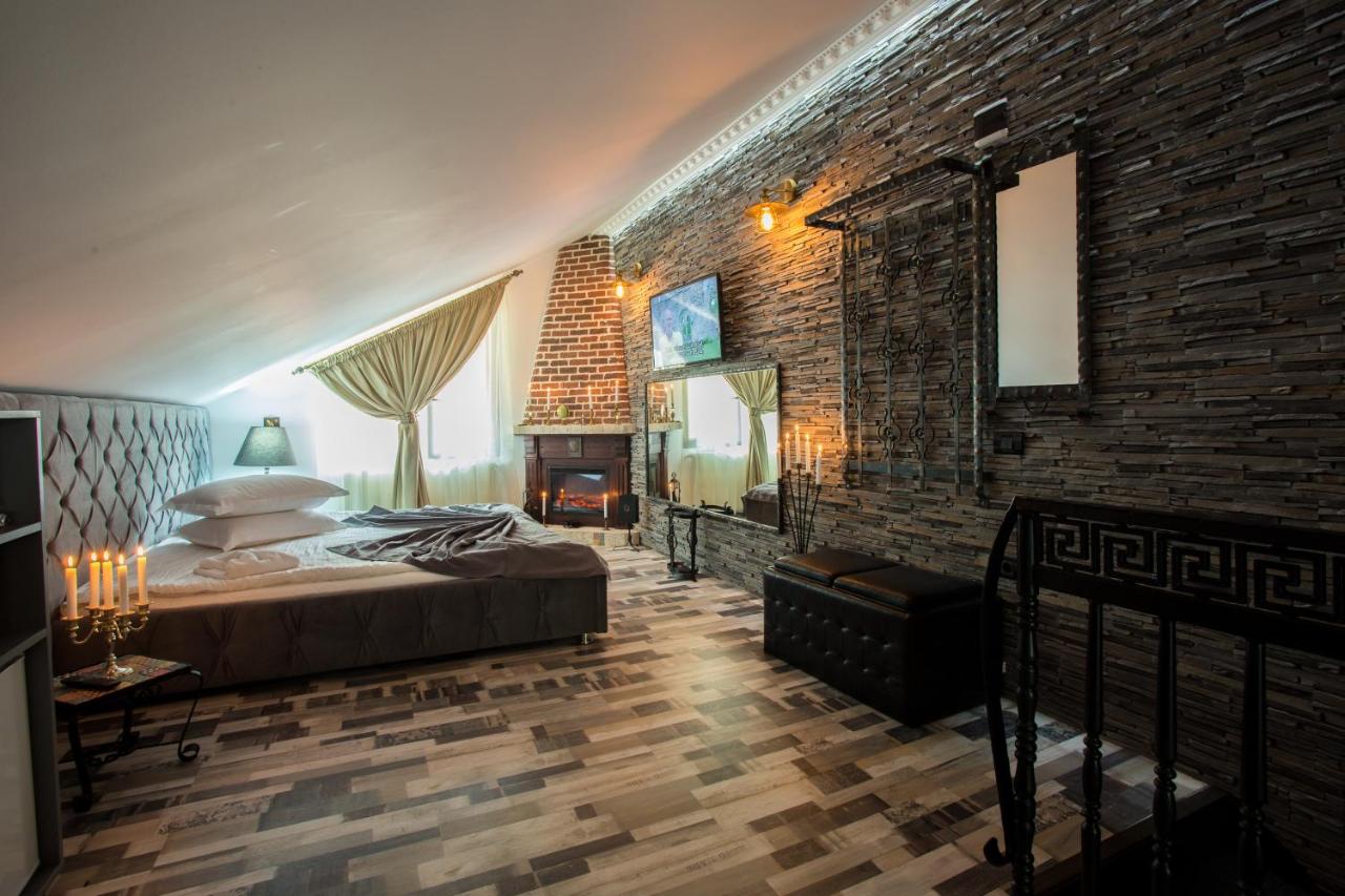 Deluxe Suite with Spa Bath