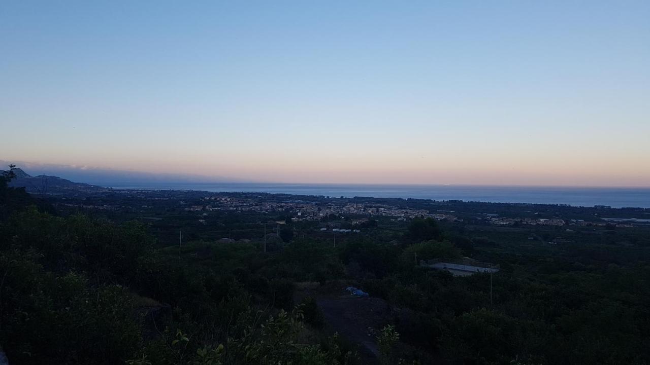 Open Land Holiday House - B&B Fiumefreddo di Sicilia