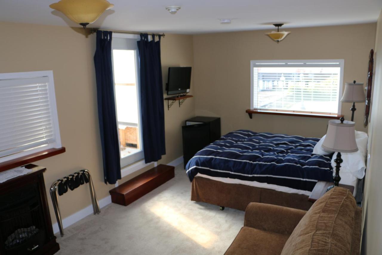 Deluxe Double Room with Balcony and Sea View