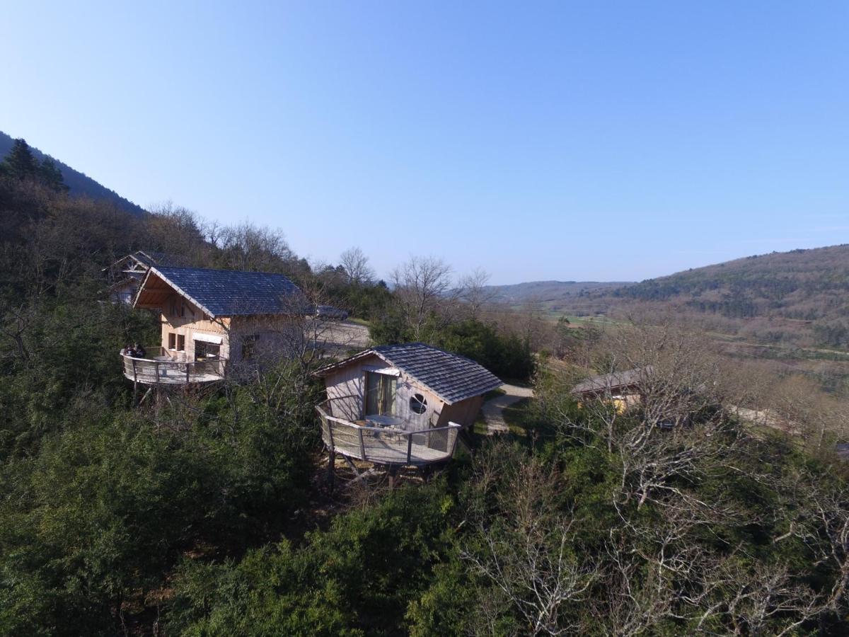 Cabanes et Lodges du Belvedere - Bed and Breakfast Serrières-sur-Ain