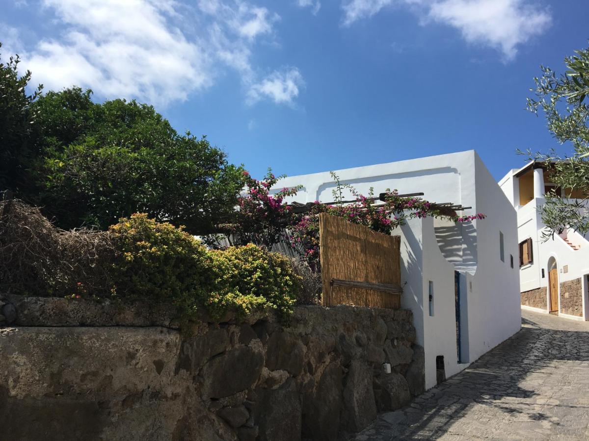 Villa in Panarea - Nespolo - B&B Panarea