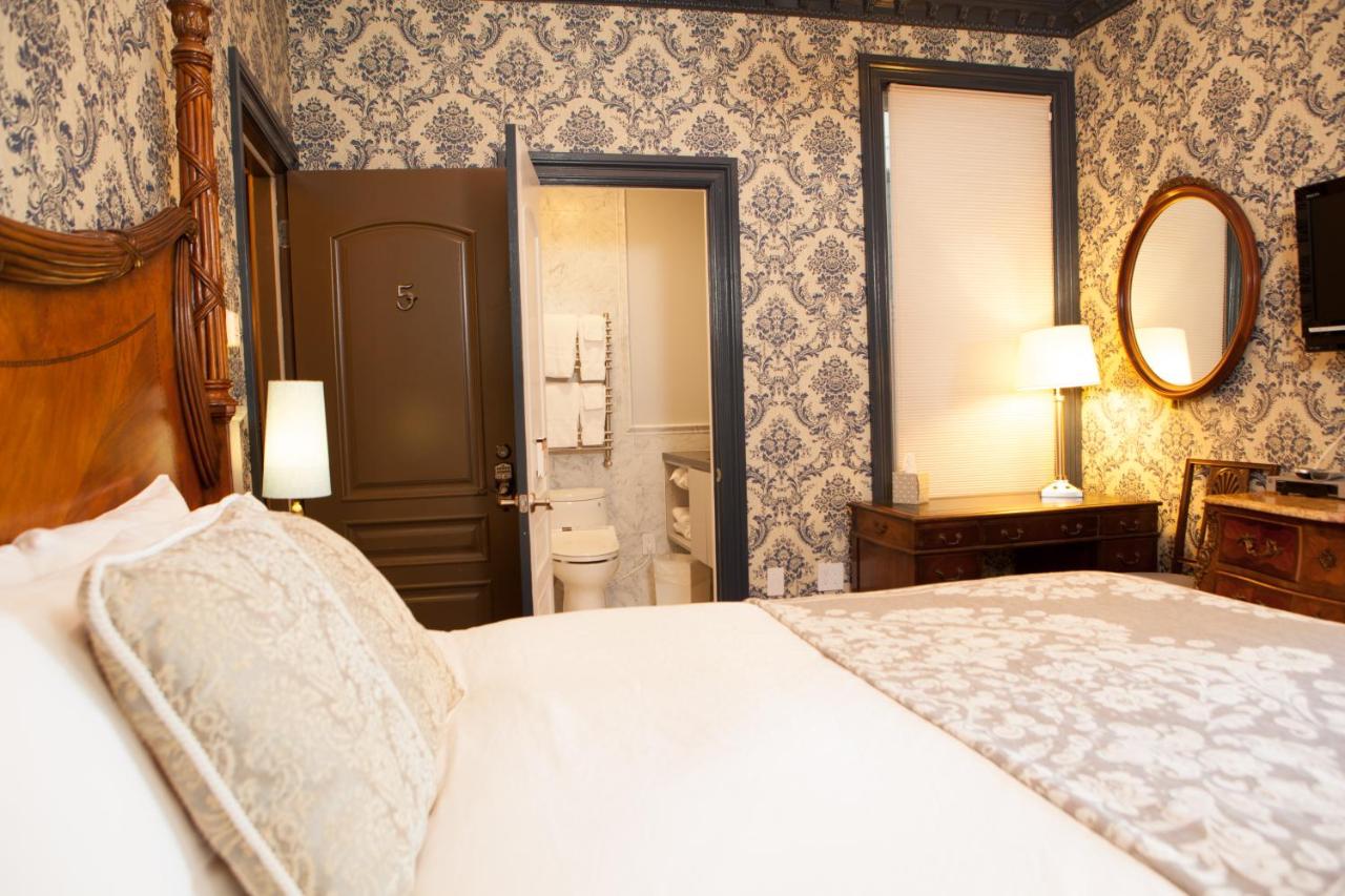 Deluxe Zimmer mit Kingsize-Bett