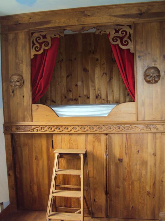 Double or Twin Room with Shared Bathroom