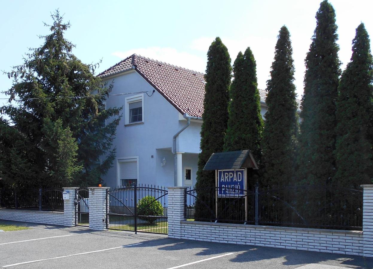 Árpád Panzió - B&B Győr