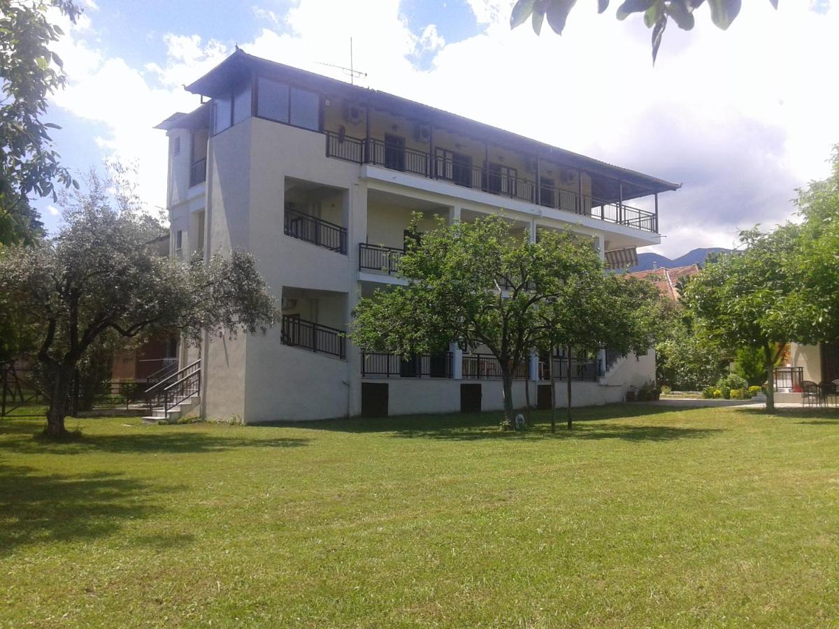 Trantas Rooms - B&B
