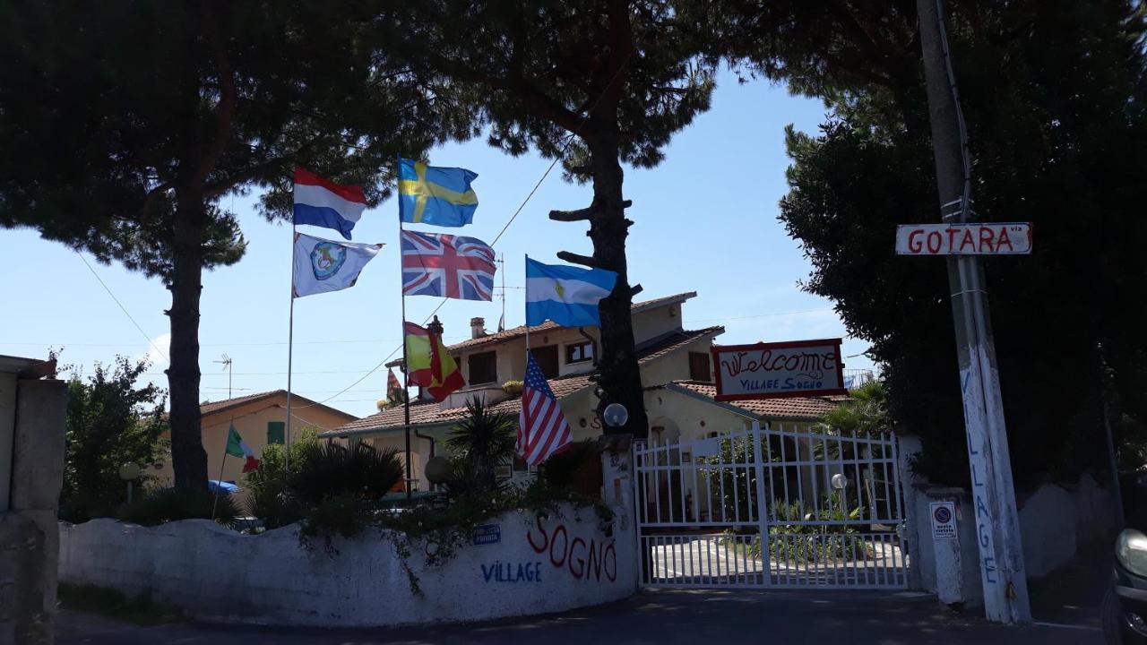 Appartamento con 2 Camere da Letto e Vista Piscina